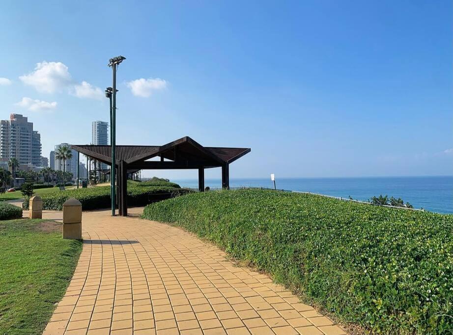 Ocean Dream Apartment Нетания Екстериор снимка